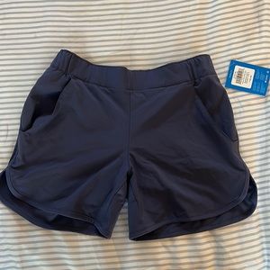 Columbia active shorts, small, navy, new